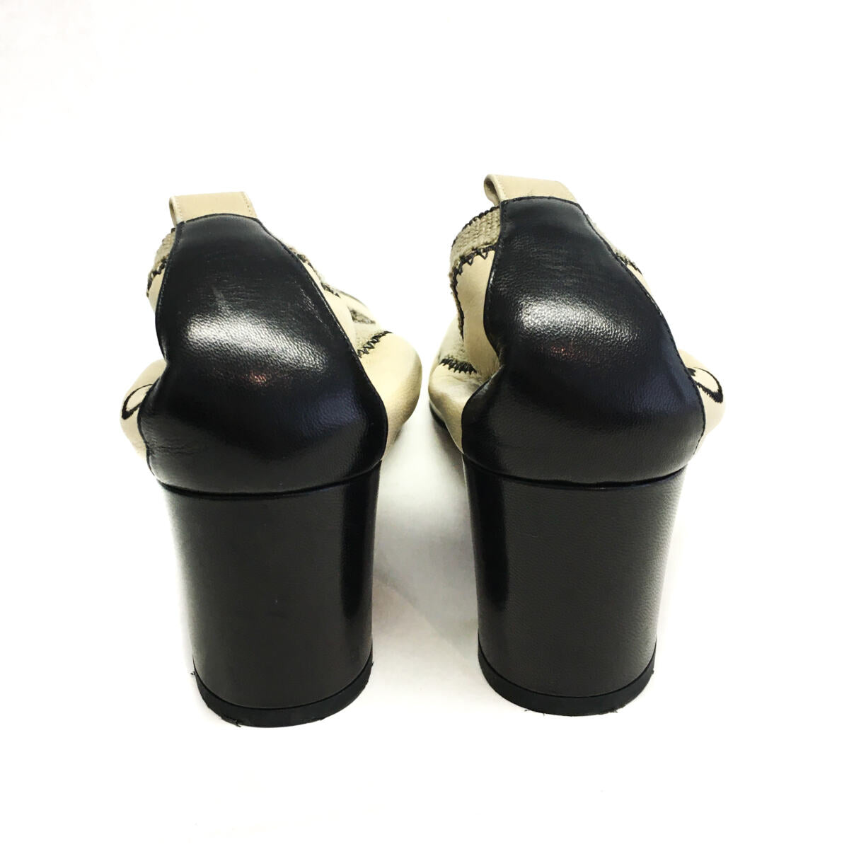 Sapato Chanel Pumps Bicolor Tam. 39,5