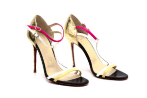 Sandália Louboutin Dourada e Colorida Tam. 36