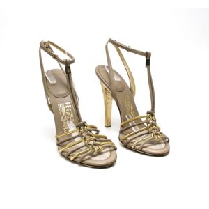Sandália Salvatore Ferragamo Bege e Dourado Tam. 6,5