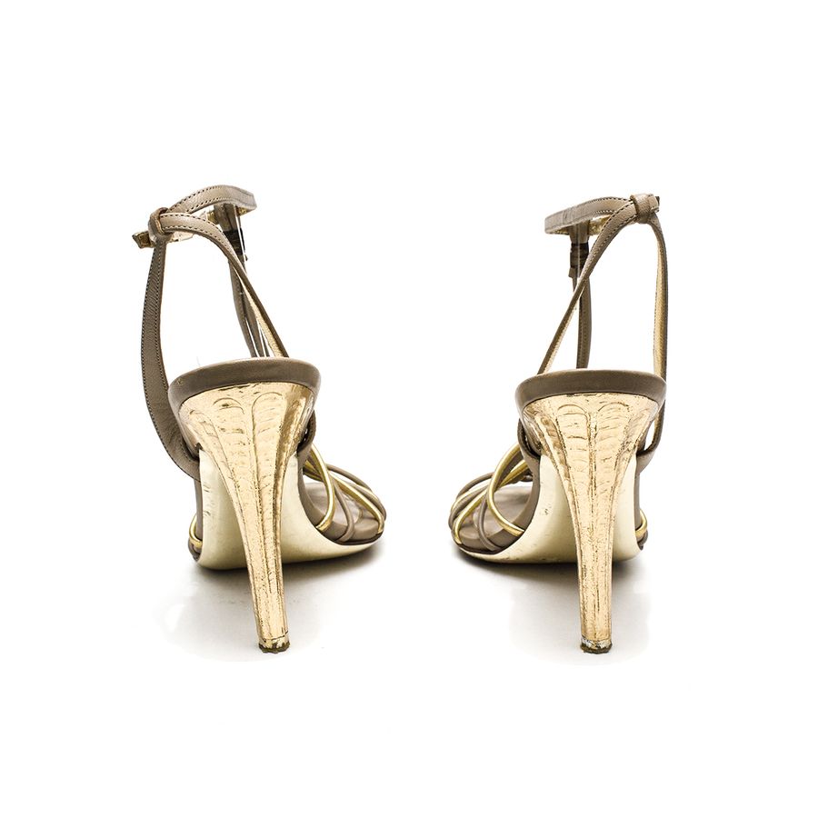 Sandália Salvatore Ferragamo Bege e Dourado Tam. 6,5