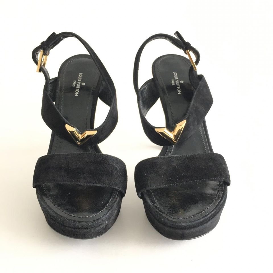 Sandália Louis Vuitton Preta Camurça Tam. 36