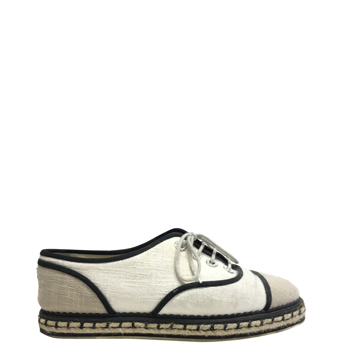 Sapato Chanel Bege e Preto Tam. 39