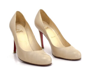 Sapato Louboutin Nude Tam. 38,5