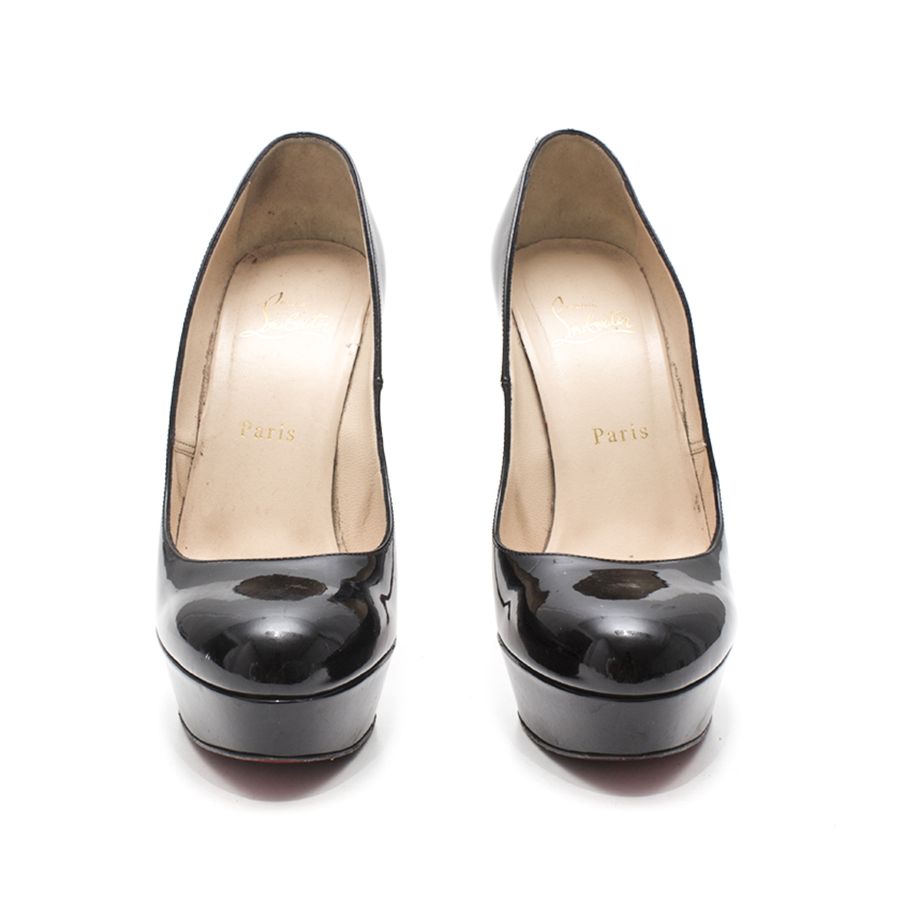 Sapato Louboutin Verniz Preto Tam. 38,5